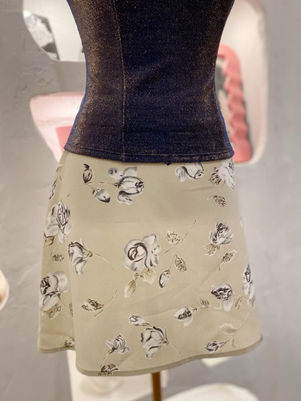 90s Vintage Beige A-Line Mini Skirt with Grey Floral Print